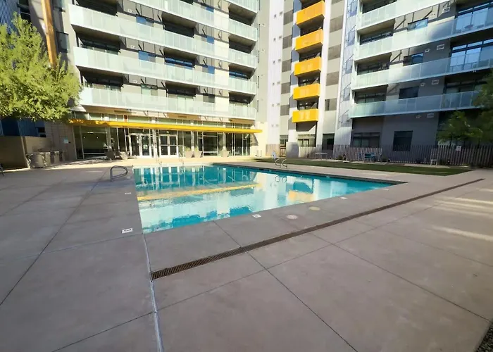 Apartment Centric 2br In Heart Of Dtphx Free Garage Parking
