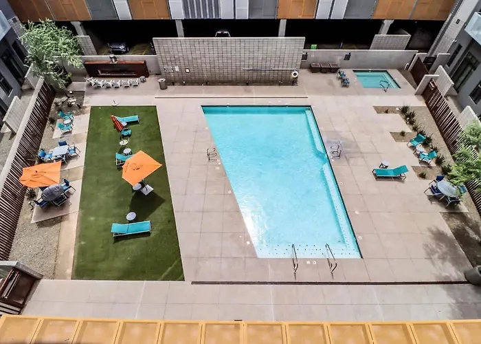 Apartment Centric 2br In Heart Of Dtphx Free Garage Parking