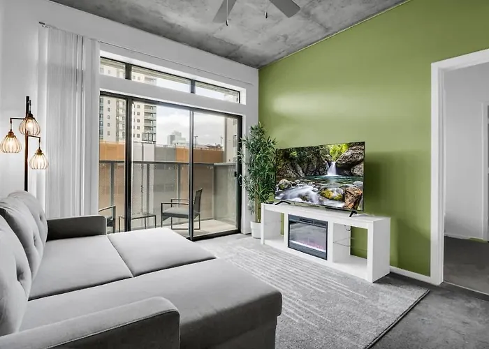 Apartment Centric 2br In Heart Of Dtphx Free Garage Parking Phoenix