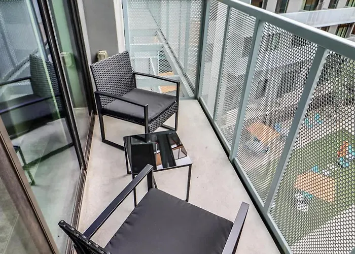 Centric 2br In Heart Of Dtphx Free Garage Parking Apartment