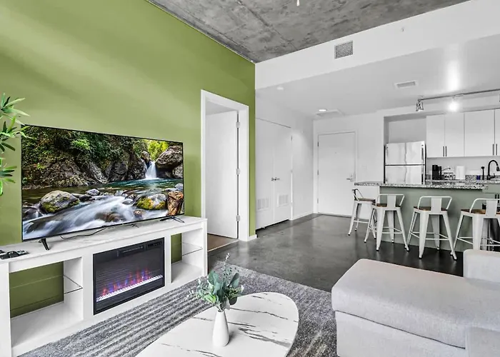 Centric 2br In Heart Of Dtphx Free Garage Parking *